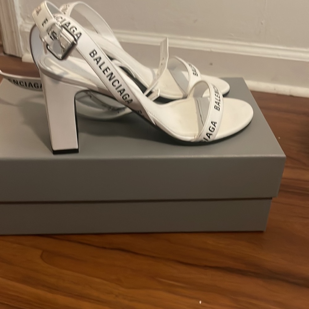Heels - Picture 5 of 8